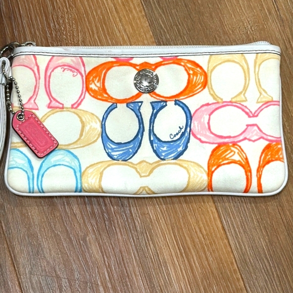 Coach Vintage 1941 Hampton Scribble Wristlet (EUC) - Picture 1 of 16
